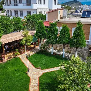 Villa M Cako